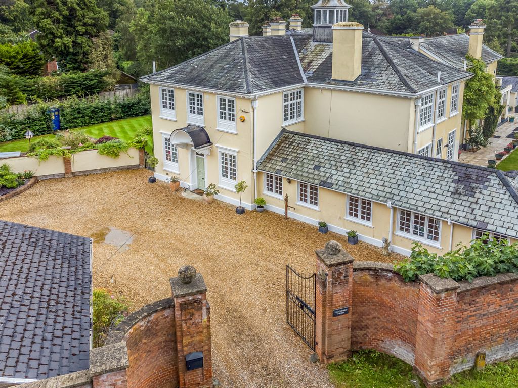 4 bed semidetached house for sale in Upper Chobham Road, Camberley