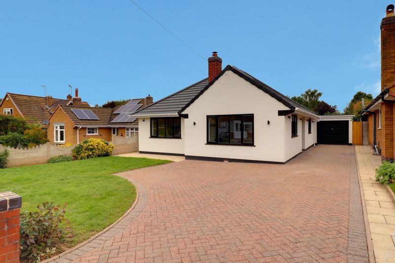 3 bed bungalow for sale in Oakridge Way, WaltonOnTheHill, Stafford
