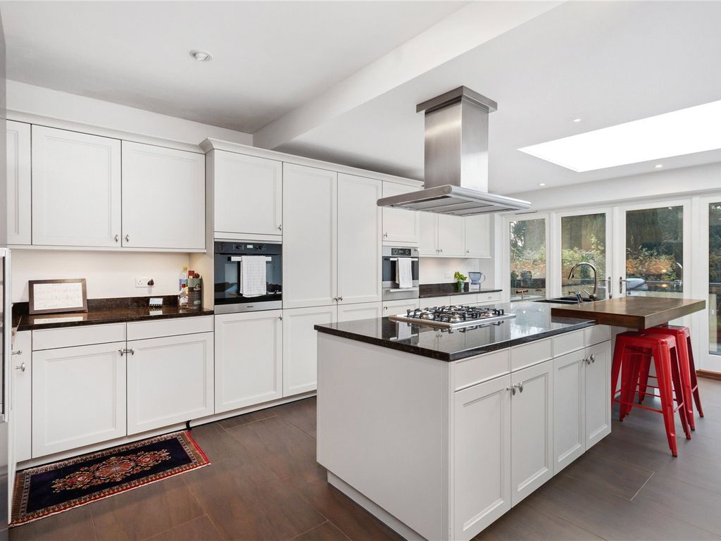 Church Crescent, Whetstone N20