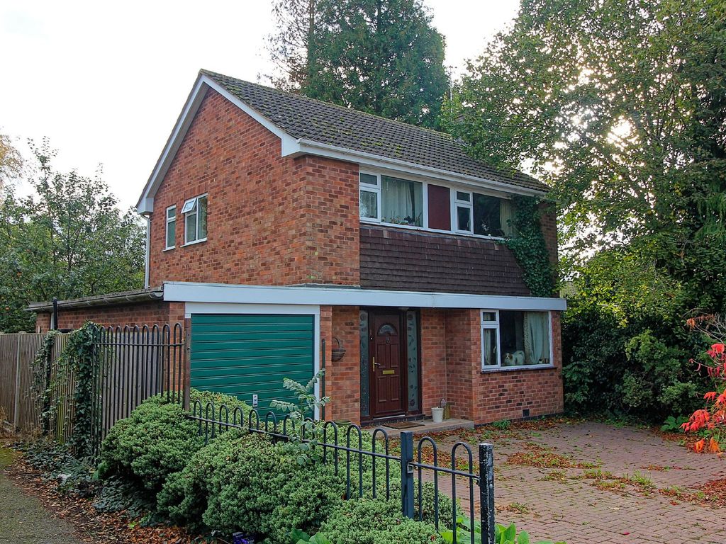 3 bed detached house for sale in Kelmarsh Avenue, Wigston LE18, £