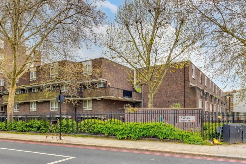 4 bed flat to rent in 4 Bed Apartment, Mayford Estate, Oakley Square