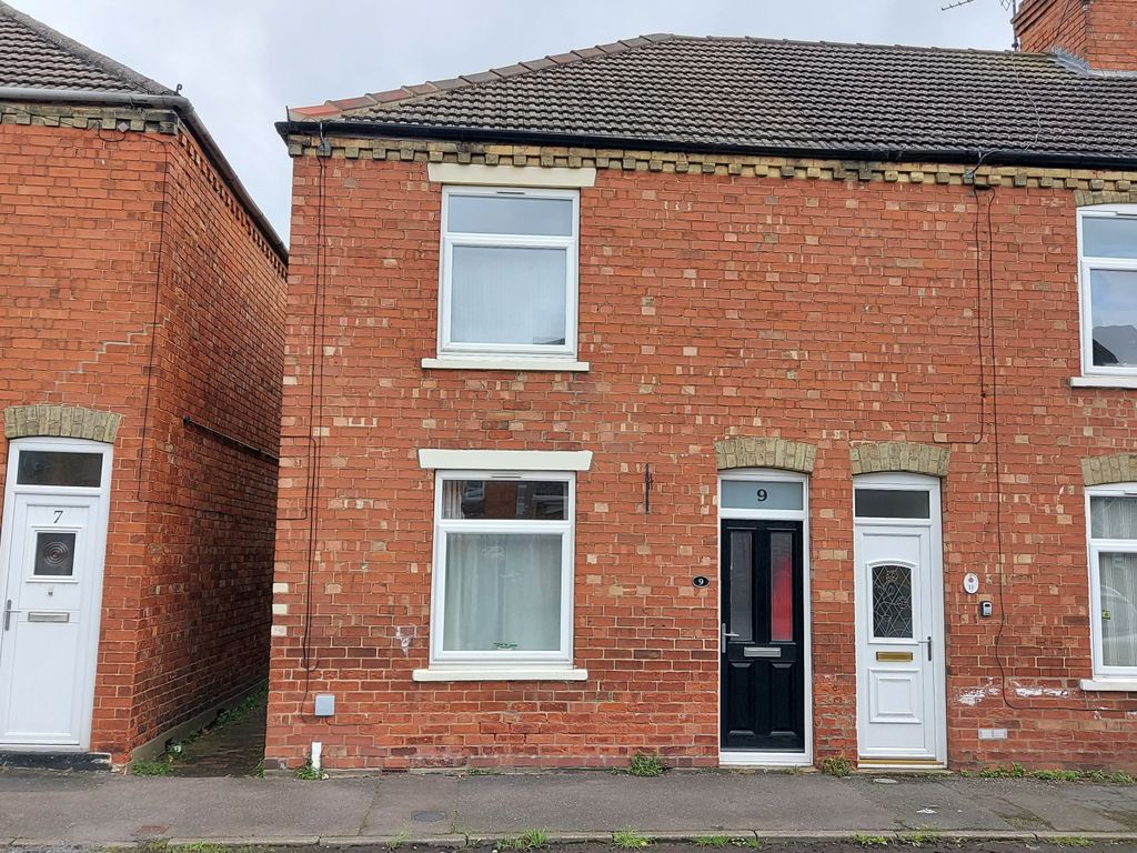2 bed end terrace house for sale in Castle Terrace Road, Sleaford NG34