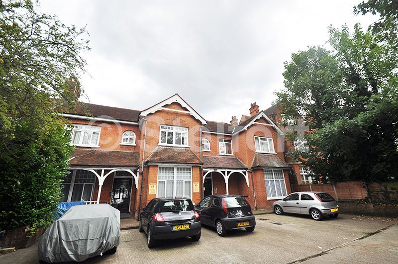 Studio to rent in Colney Hatch Lane, London N10, £1,300 pcm Zoopla