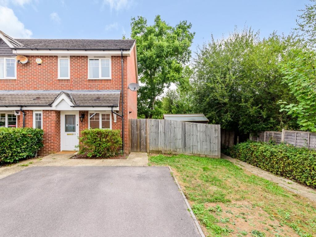 2 bed end terrace house for sale in Apple Dene, Bramley RG26 Zoopla