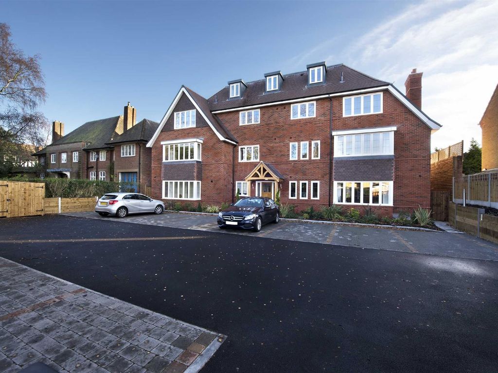 2 bed flat to rent in Digby Road, Sutton Coldfield B73, £2,500 pcm Zoopla