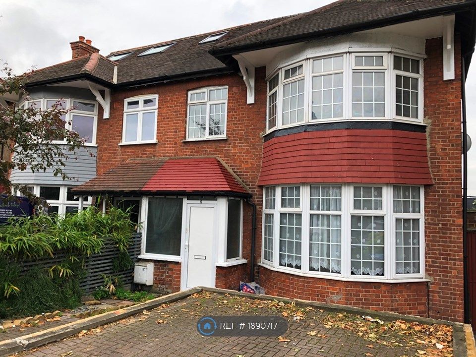4 bed semidetached house to rent in Donnington Road, London NW10, £