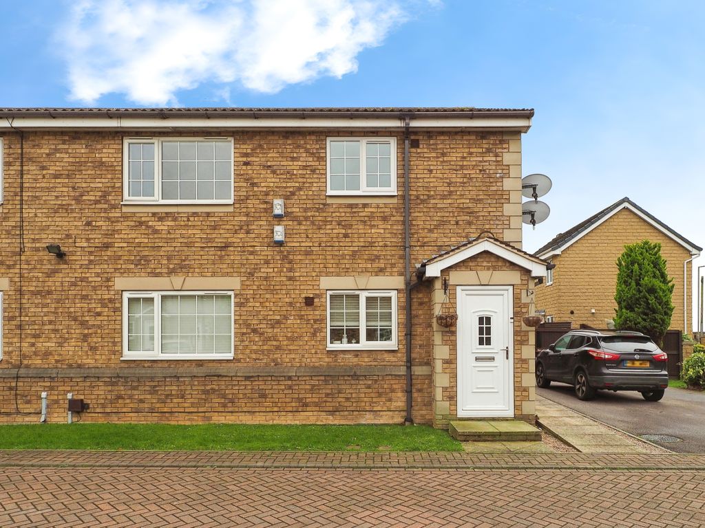 2 bed flat for sale in Ashwood Green, Ryhill WF4, £100,000 Zoopla