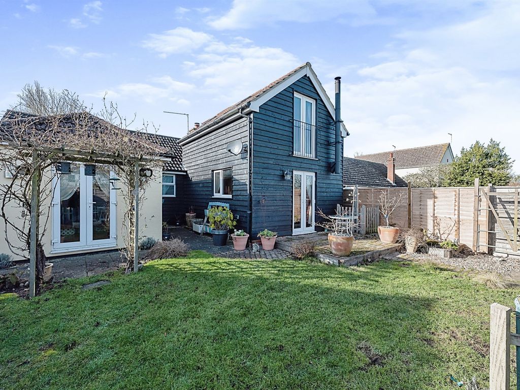 4 bed bungalow for sale in The Green, Lawshall, Bury St. Edmunds IP29