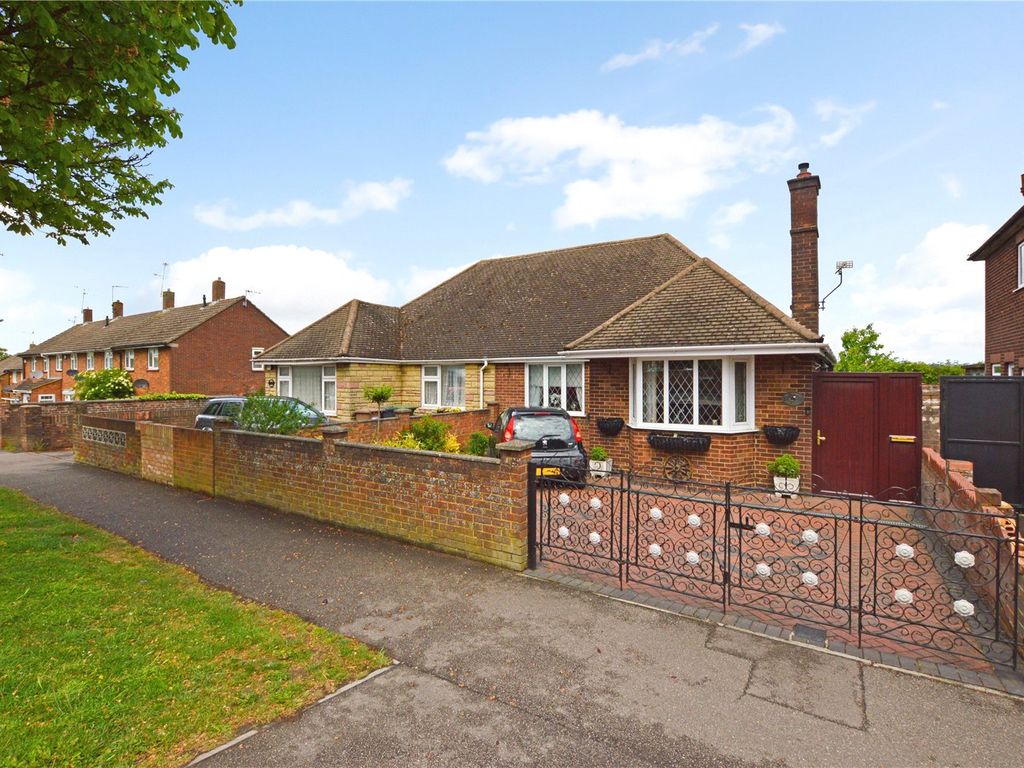 3 bed bungalow for sale in Poynters Road, Luton, Bedfordshire LU4 Zoopla