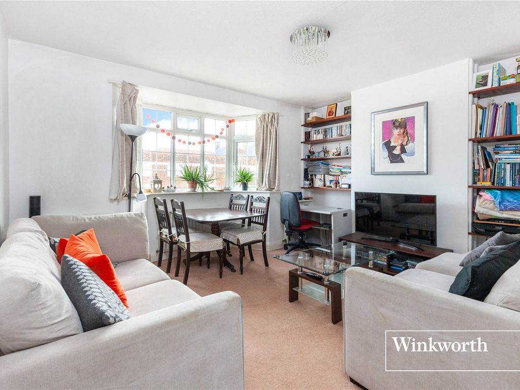 2 bed flat to rent in Finchley Court, Ballards Lane, Finchley, London