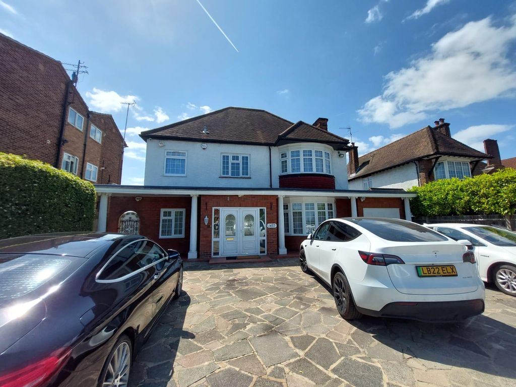 5 bed detached house to rent in High Road, Whetstone, London N20 Zoopla