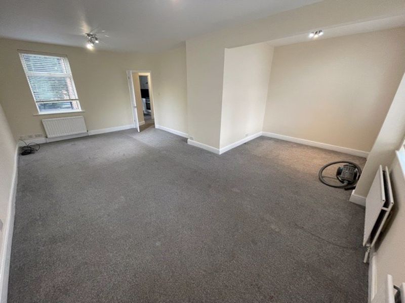 3 bed flat to rent in High Street, Edgware HA8 Zoopla