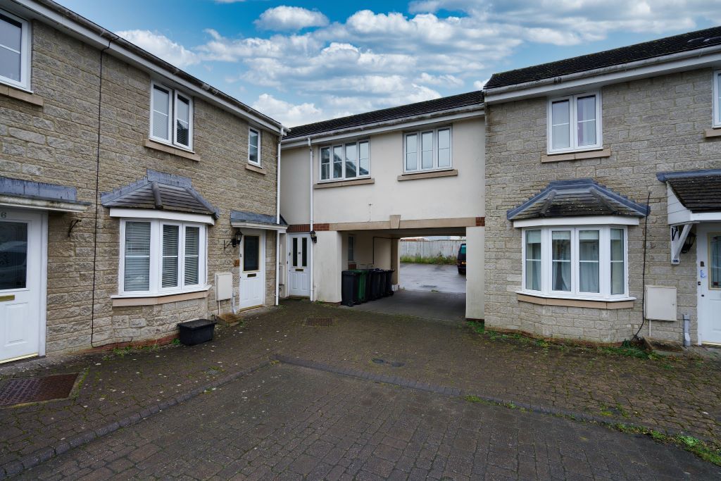 1 bed property for sale in Newbury Avenue, Calne SN11, £150,000 Zoopla