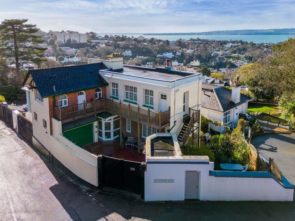 4 bed semidetached house for sale in Sutherland Road, The Warberries