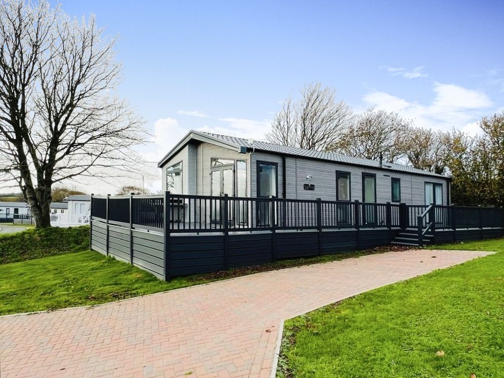 3 bed detached bungalow for sale in Meadow Lakes, Hewas Water, St