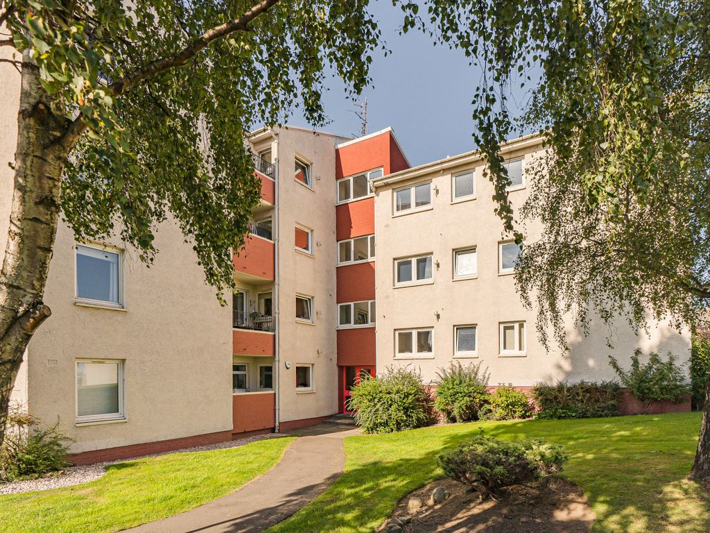 3 bed flat for sale in 48/8 North Gyle Grove, Edinburgh EH12 Zoopla