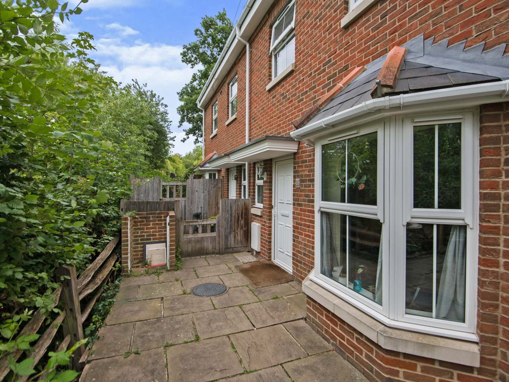 3 bed terraced house for sale in Meldone Close, Surbiton KT5 Zoopla