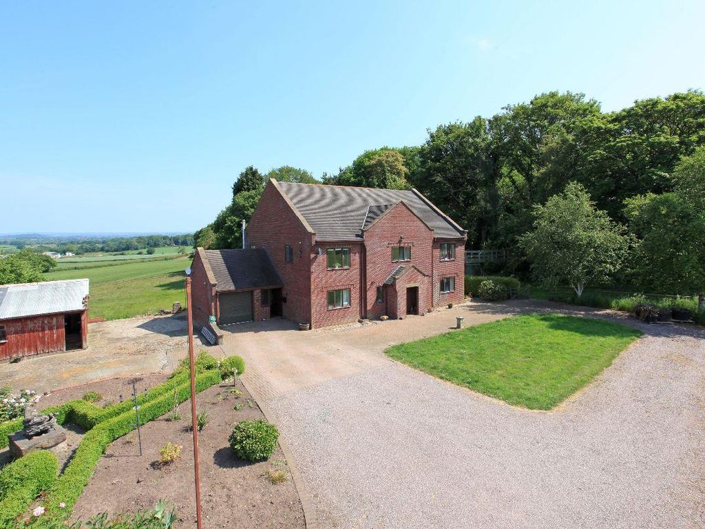 5 bed detached house to rent in Lodge Road, Donnington, Telford TF2, £