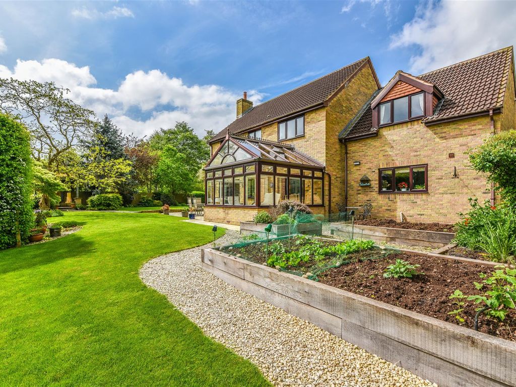 5 bed detached house for sale in Court House Gardens, Cam, Dursley GL11