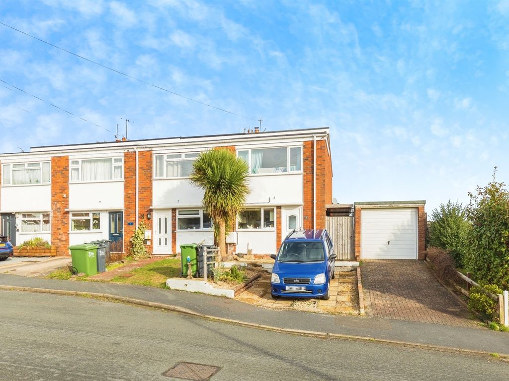 2 bed end terrace house for sale in Meadway, Malvern WR14, £190,000
