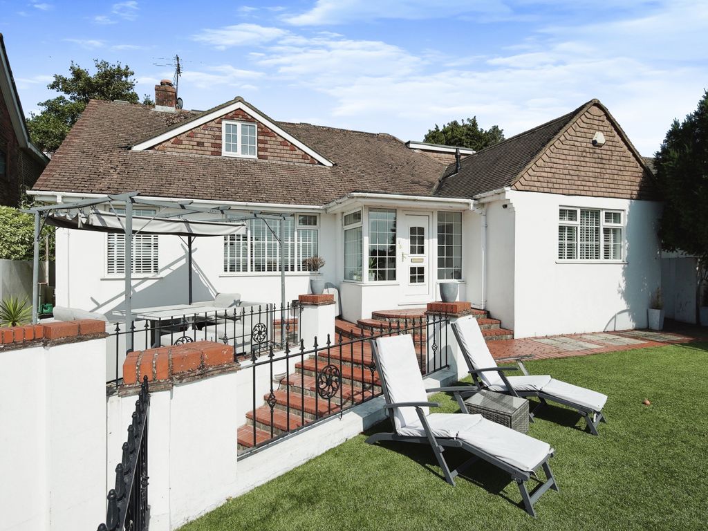 5 bed detached house for sale in Carden Hill, Brighton BN1, £725,000