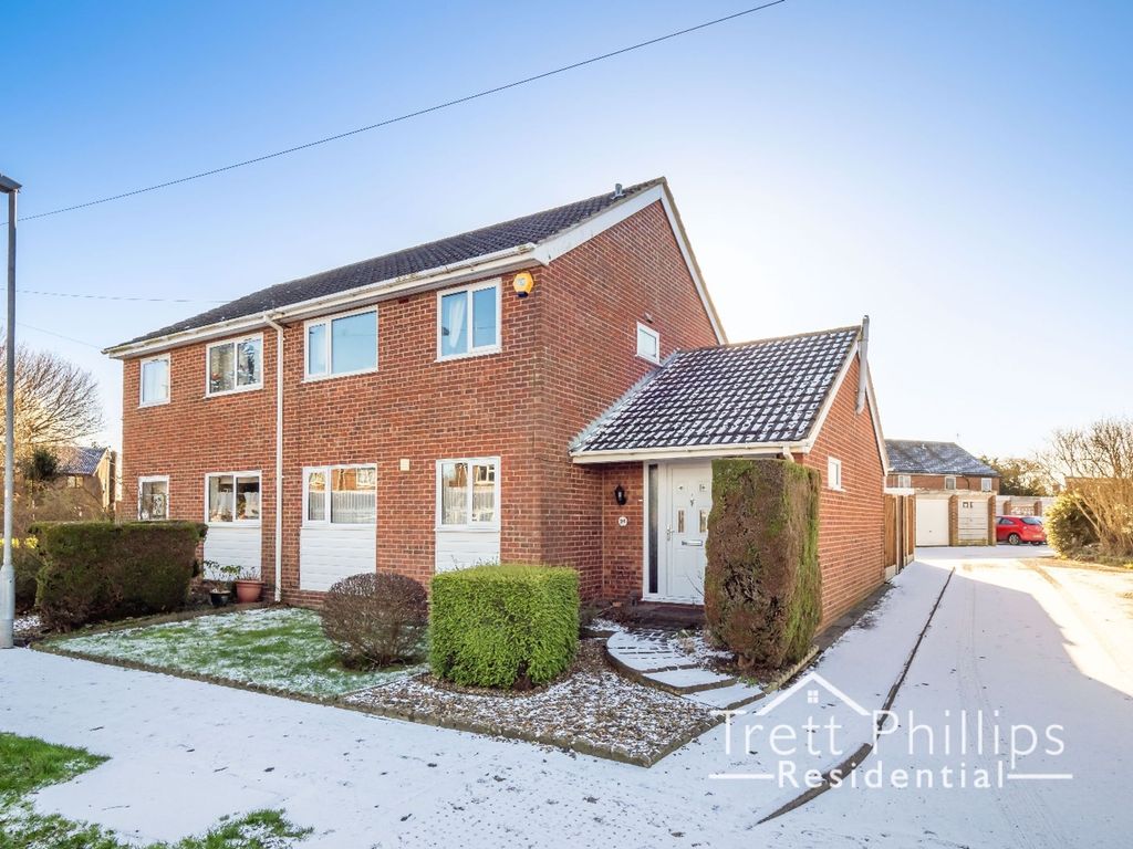 3 bed semidetached house for sale in Lyndford Road, Stalham, Norwich