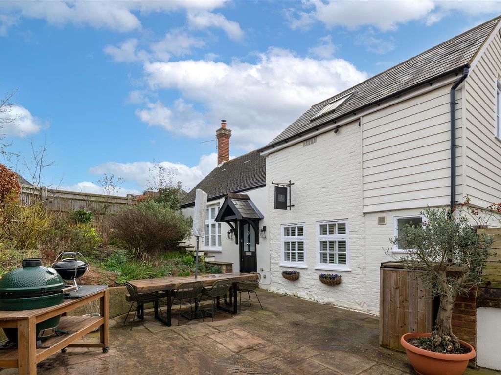 2 bed semidetached house for sale in Nutley Lane, Reigate RH2, £