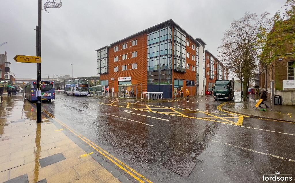 Wells Crescent, Chelmsford, Essex CM1  