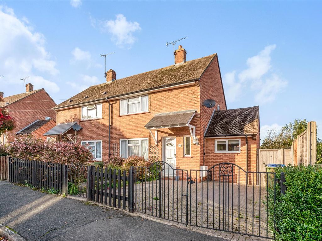 2 bed semidetached house for sale in Bentleys Meadow, Seal, Sevenoaks