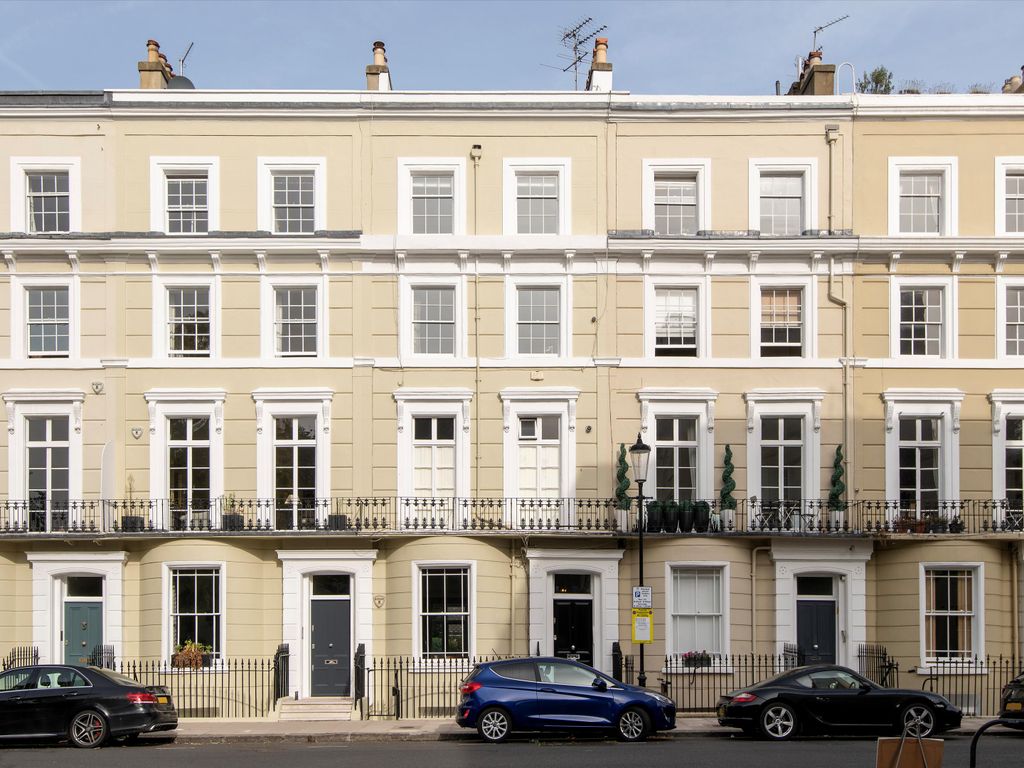 4 bed for sale in Norland Square, Notting Hill, Holland Park, London W11, £2,500,000