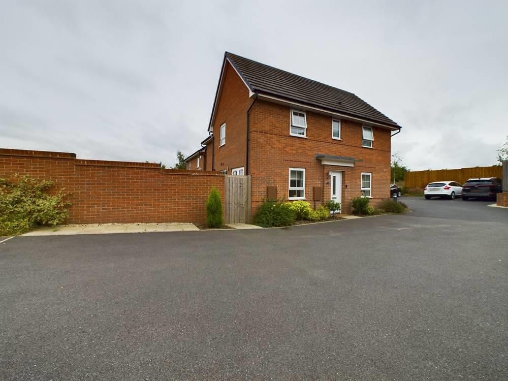 3 bed semidetached house for sale in Taurus Close, Mansfield NG18, £