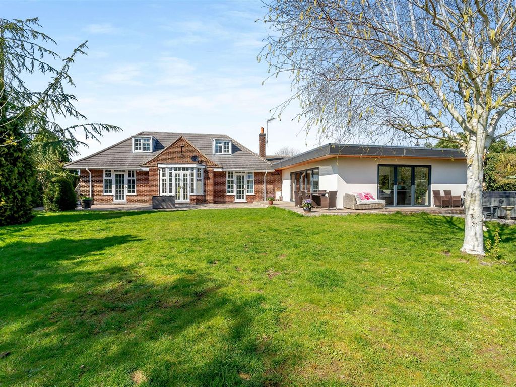 5 bed detached bungalow for sale in Robin Down Lane, Mansfield NG18