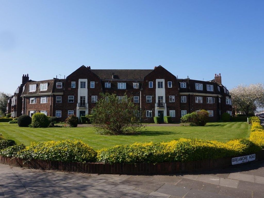 2 bed flat to rent in Breamore Court, Breamore Road, Goodmayes IG3 Zoopla