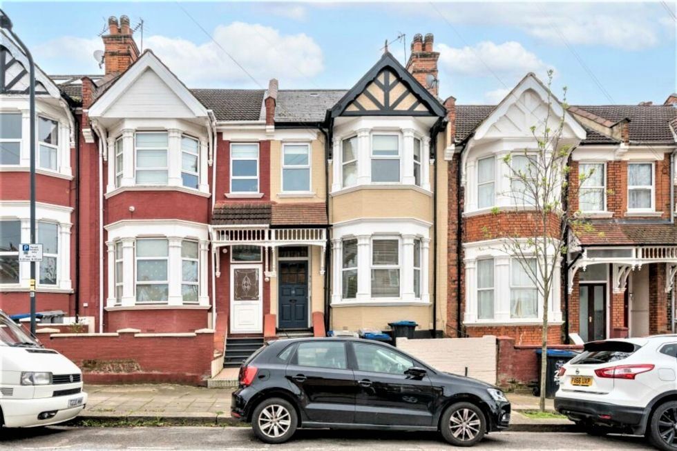 2 bed flat to rent in Kings Road, London NW10 Zoopla