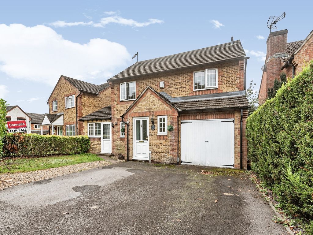 4 bed detached house for sale in Barron Place, Rooksdown, Basingstoke