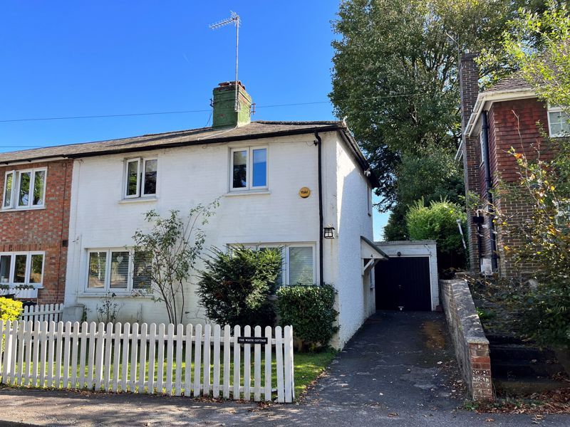 3 bed end terrace house to rent in Lower Green Road, Pembury, Tunbridge