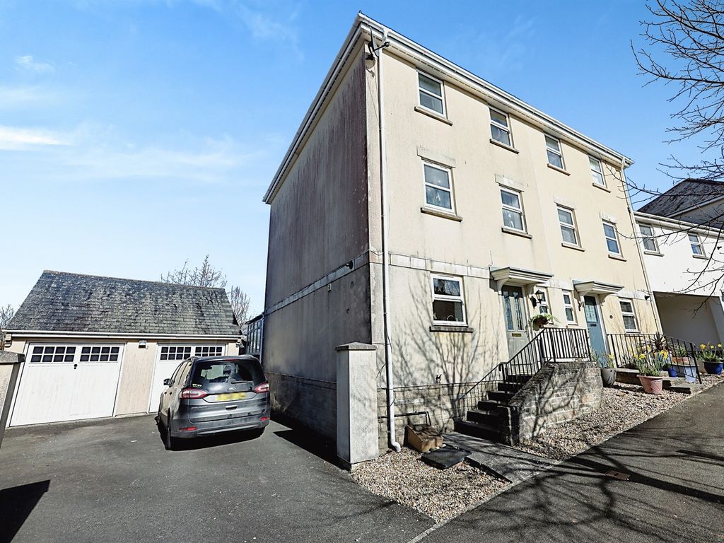 5 bed semidetached house for sale in Aberdeen Avenue, Manadon