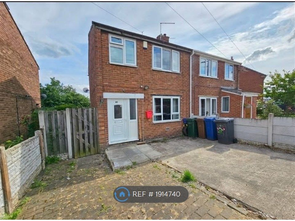 3 bed semidetached house to rent in Grange Road, Royston, Barnsley S71