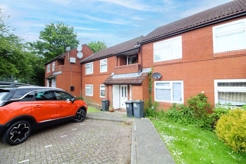 1 bed for sale in Wolston Close, Luton LU1, £160,000 Zoopla