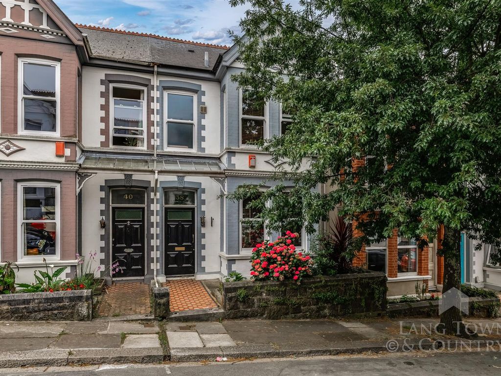 3 bed town house to rent in Kingswood Park Avenue, Peverell, Plymouth