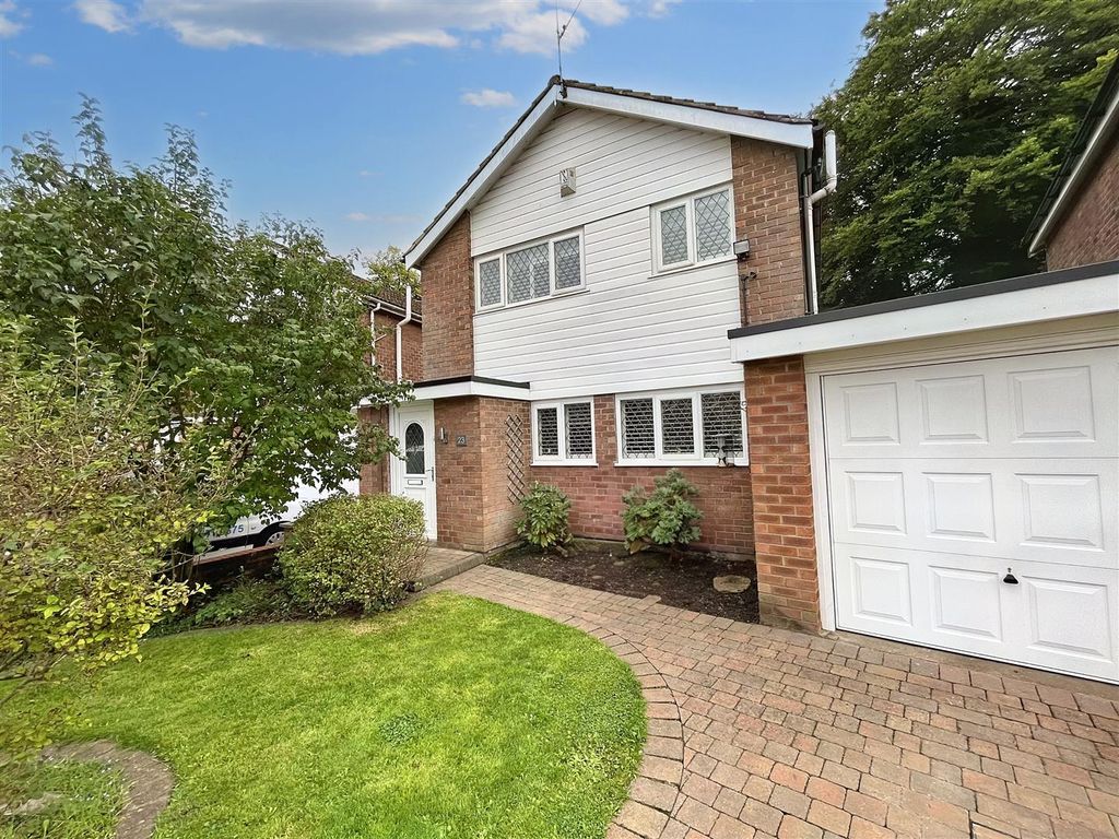 3 bed detached house for sale in Fairway Avenue, Wythenshawe