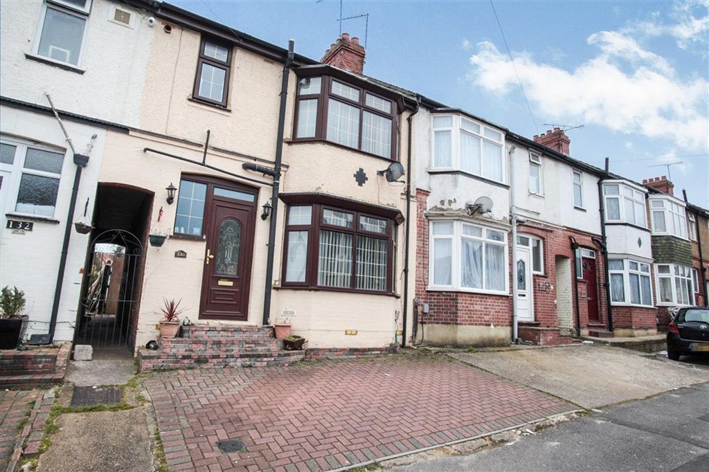 3 bed property to rent in Chester Avenue, Leagrave, Luton LU4, £1,500