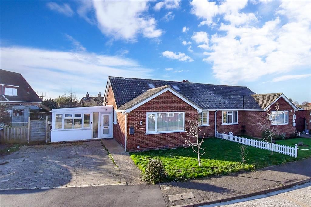 4 bed property for sale in Orchard View, Ash, Canterbury, Kent CT3, £