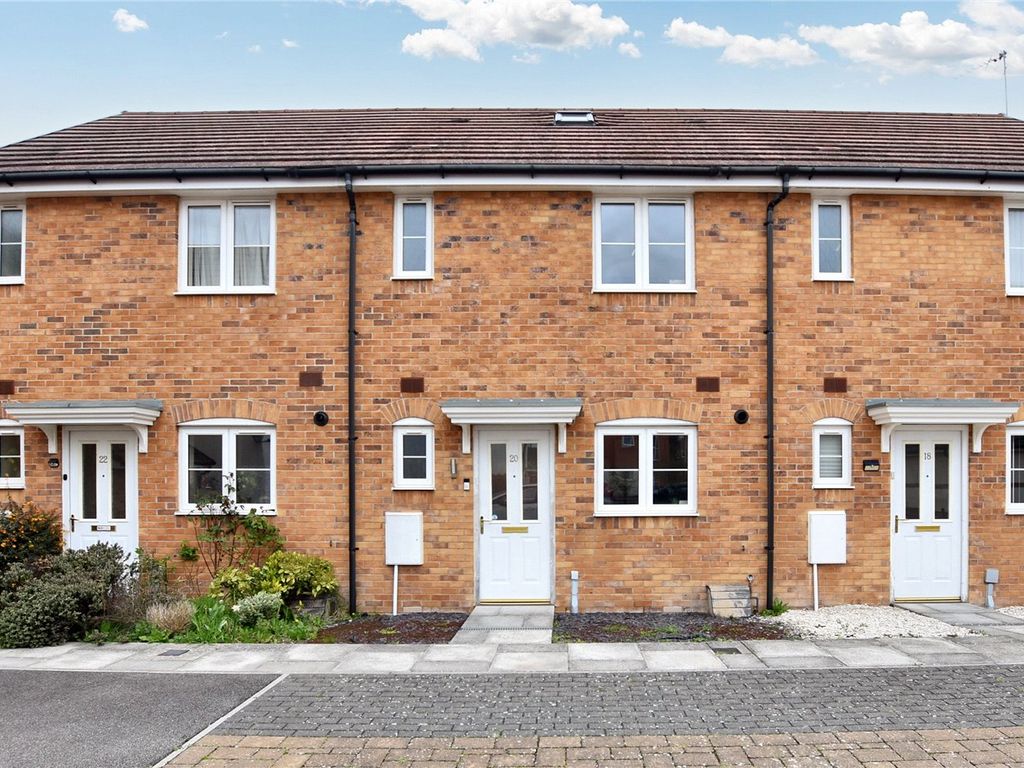 2 bed terraced house for sale in Jackdaw Road, Didcot, Oxfordshire OX11