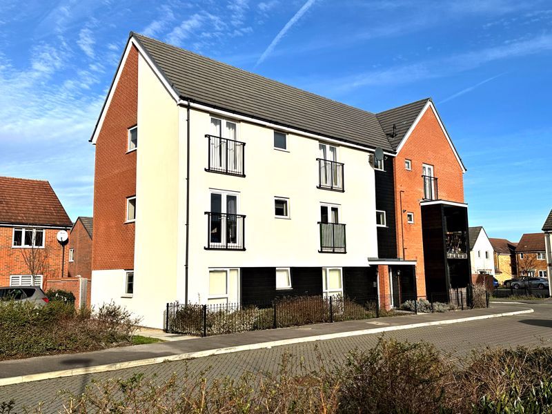 2 bed flat for sale in Elm Park, Didcot OX11, £235,000 Zoopla