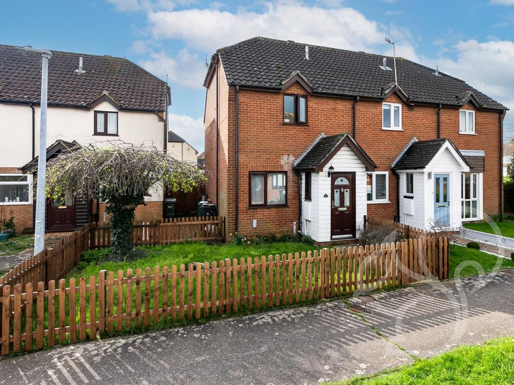 2 bed end terrace house for sale in Constance Close, Witham CM8, £