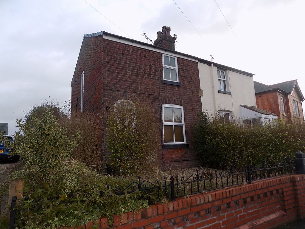 2 bed semidetached house to rent in Staining Road, Blackpool FY3, £650