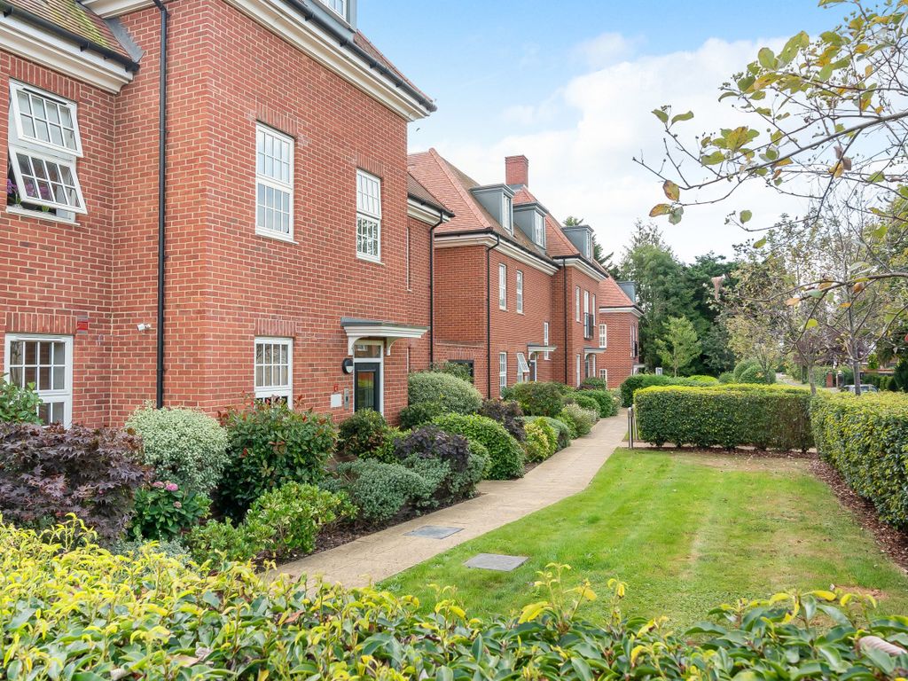 1 bed flat for sale in Road, EN5, £325,000 Zoopla