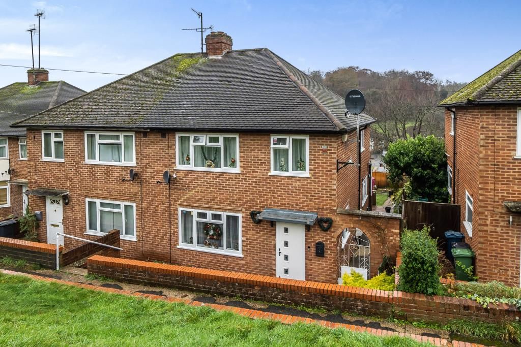 3 bed semidetached house for sale in High Buckinghamshire