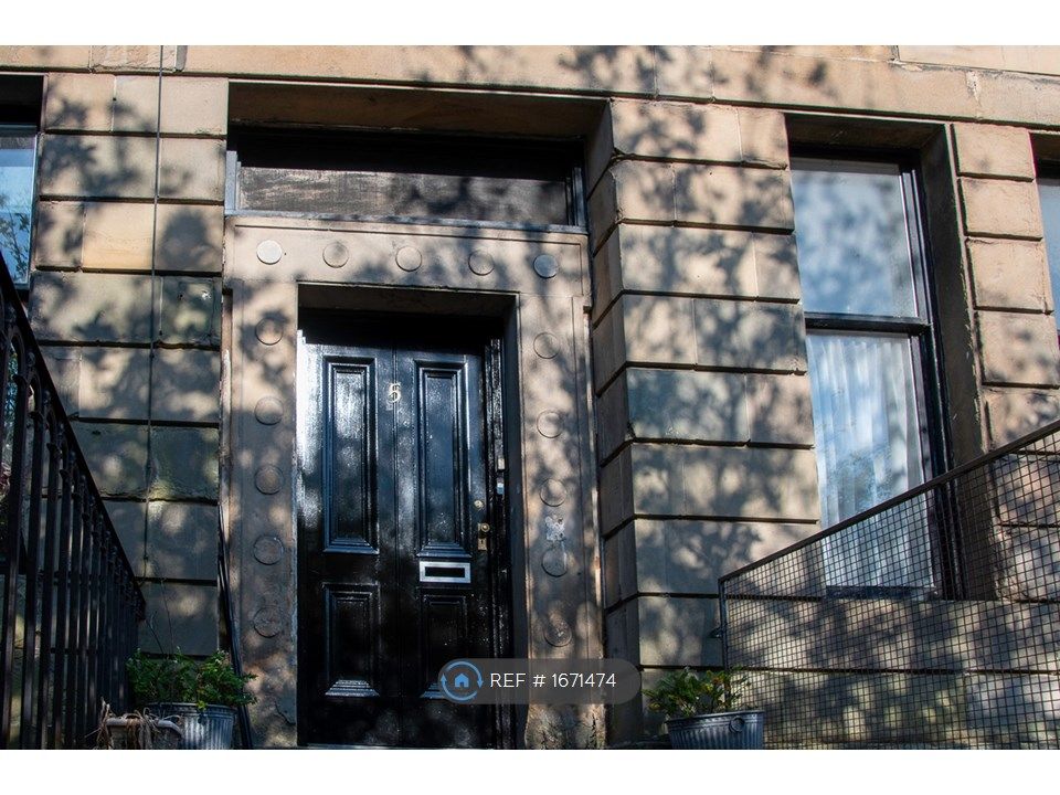 2 bed flat to rent in Cessnock Street, Glasgow G51, £1,300 pcm Zoopla